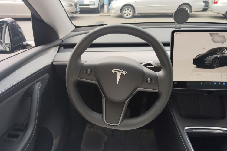 Tesla Model Y 2024 #11 Tesla Model Y 2024 car image #11