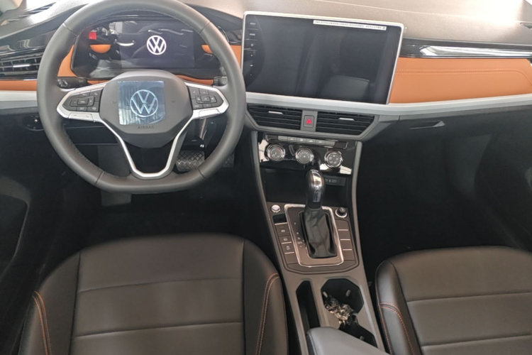 Volkswagen Bora 2026 car image #10