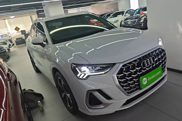 Audi Q3 2024 car image #6