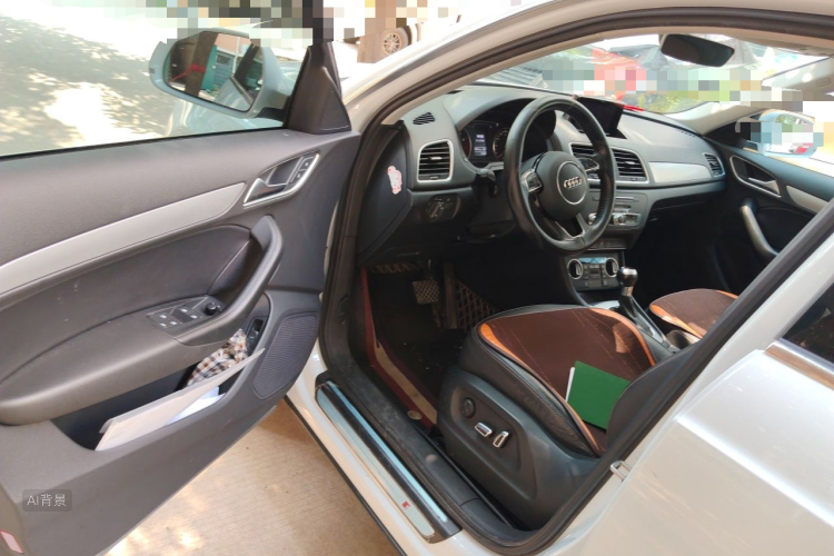 Audi Q3 2019 car image #18