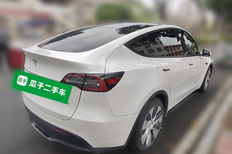 Tesla Model Y 2023 #7 Tesla Model Y 2023 car image #7