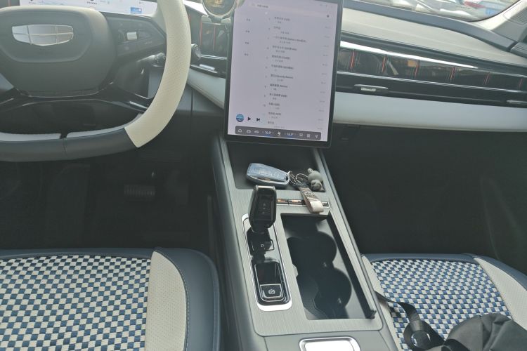 GEELY Boyue L 2024 immagine di auto #14