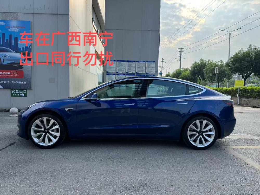Tesla Model 3 2020 car image #4