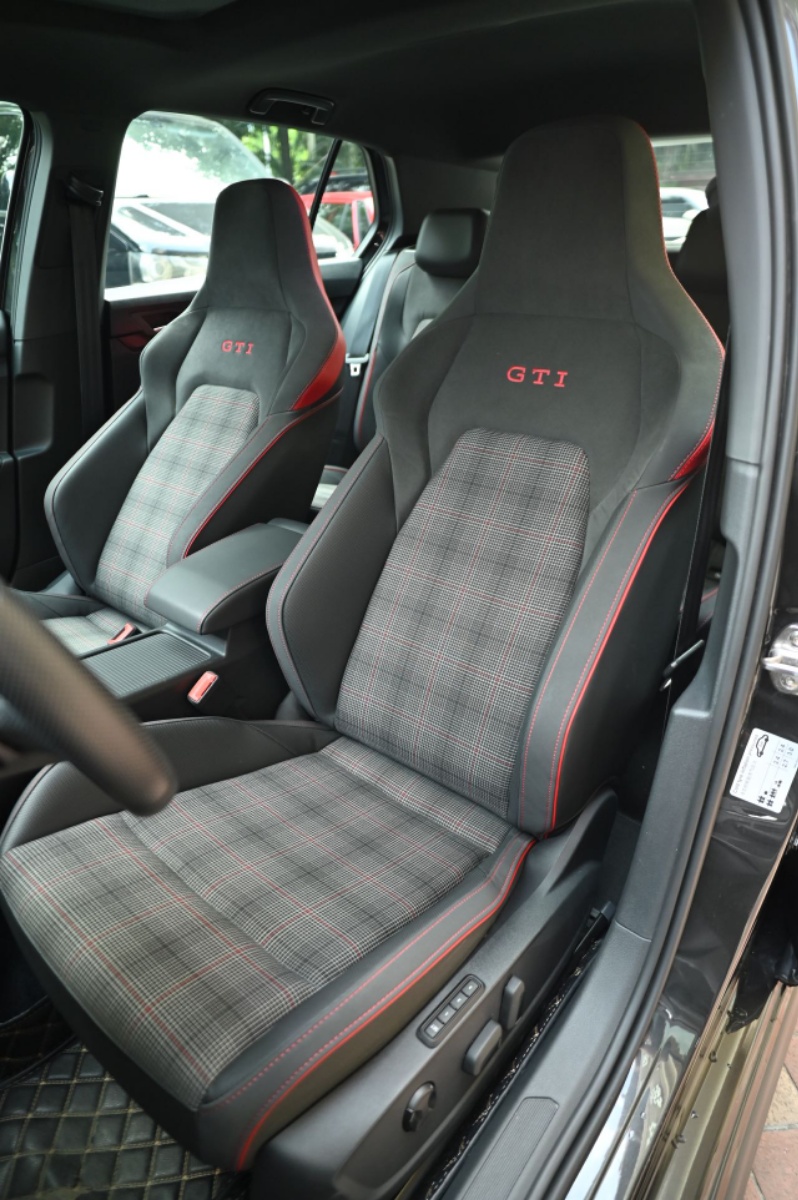 Volkswagen GolfGTI 2024 car image #7