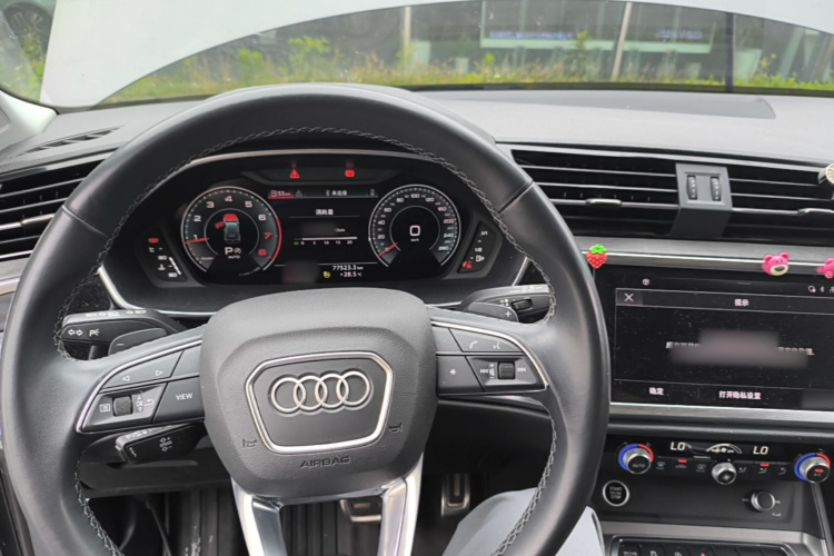 Audi Q3 2023 #11 Audi Q3 2023 car image #11