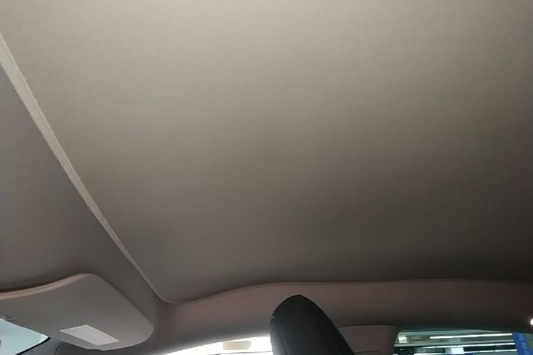 Tesla Model Y 2024 car image #18