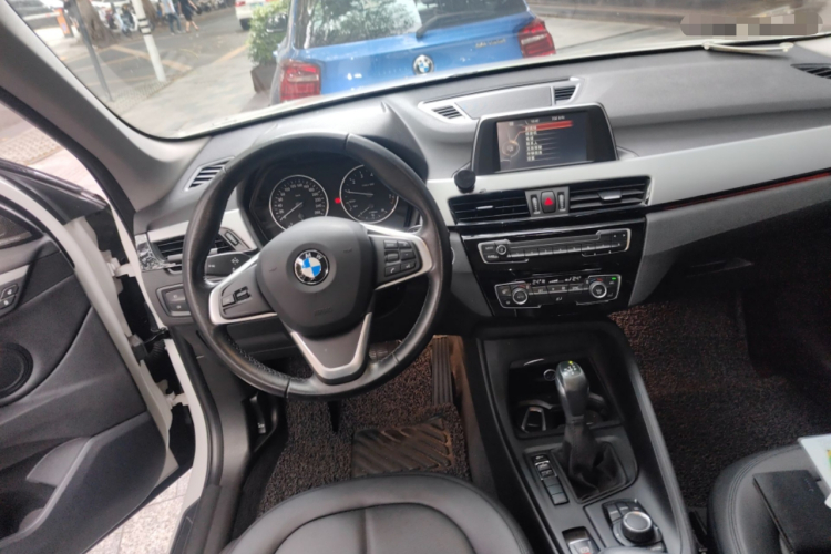 BMW X1 2017 car image #12