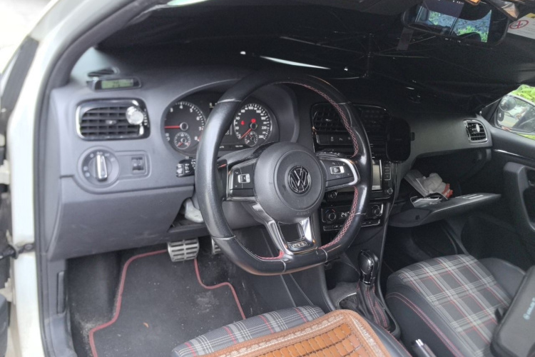 Volkswagen Polo 2016 #11 Volkswagen Polo 2016 car image #11