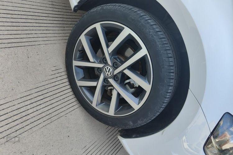 Volkswagen Golf 2020 car image #9