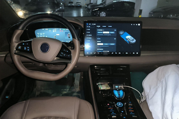BYD Han 2025 image de voiture #12