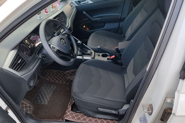 Volkswagen Polo 2019 car image #19