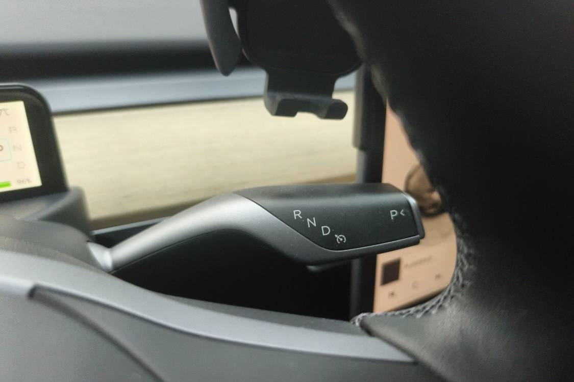 Tesla Model Y 2022 car image #29