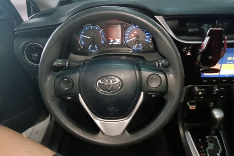 Toyota Corolla 2019 #11 Toyota Corolla 2019 car image #11