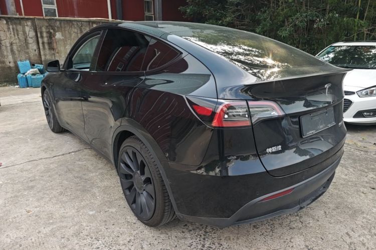 Tesla Model Y 2023 #5 Tesla Model Y 2023 car image #5