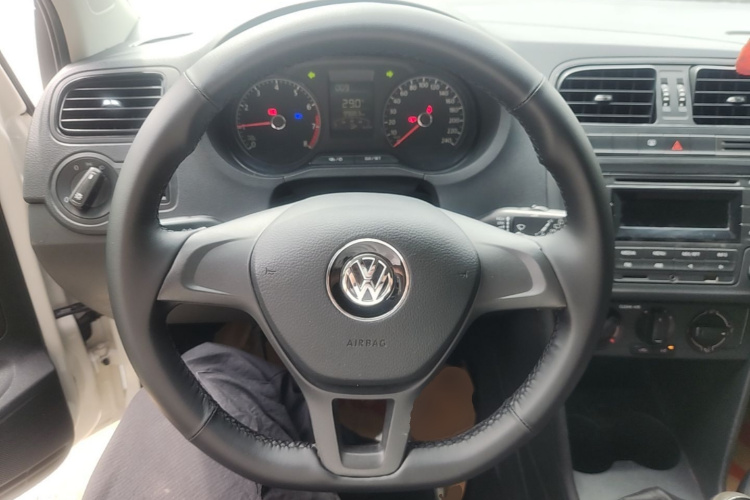 Volkswagen Polo 2016 #11 Volkswagen Polo 2016 car image #11