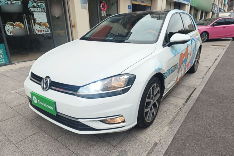 Volkswagen Golf 2020 car image #2