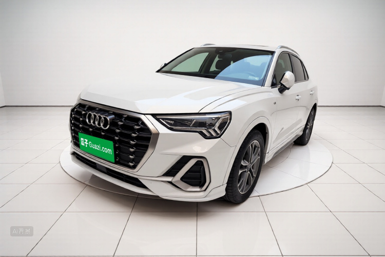 Audi Q3 2020 car image #2