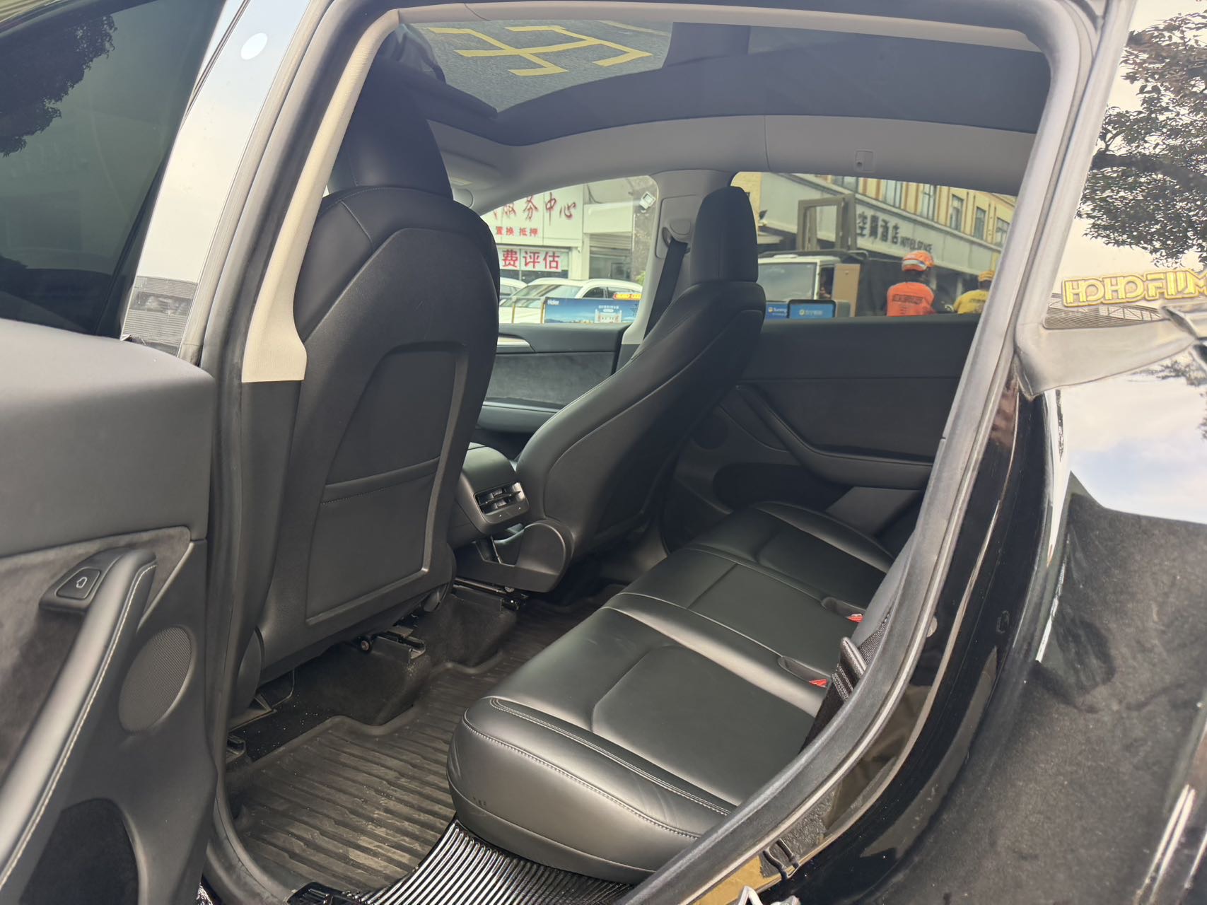 Tesla Model Y 2022 #6 Tesla Model Y 2022 car image #6