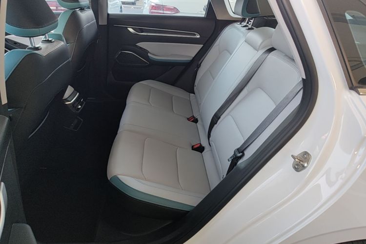 GEELY Emgrand 2023 car image #13