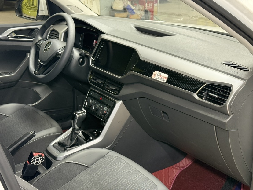 Volkswagen T-Cross 2022 car image #9
