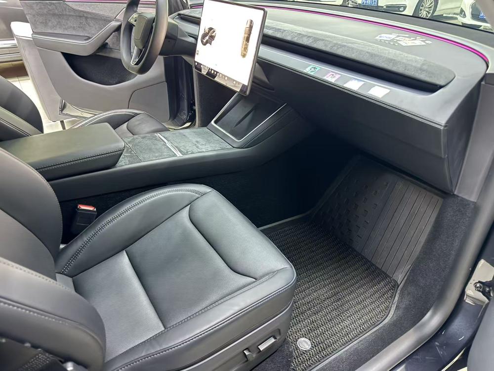 Tesla Model Y 2025 #8 Tesla Model Y 2025 immagine di auto #8
