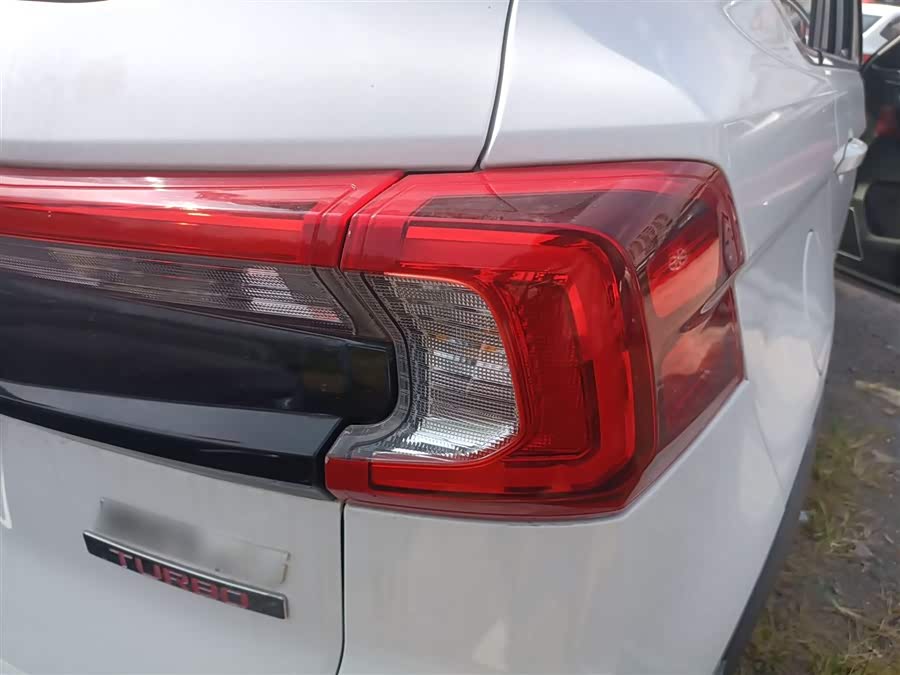 Forthing T5 2019 immagine di auto #30