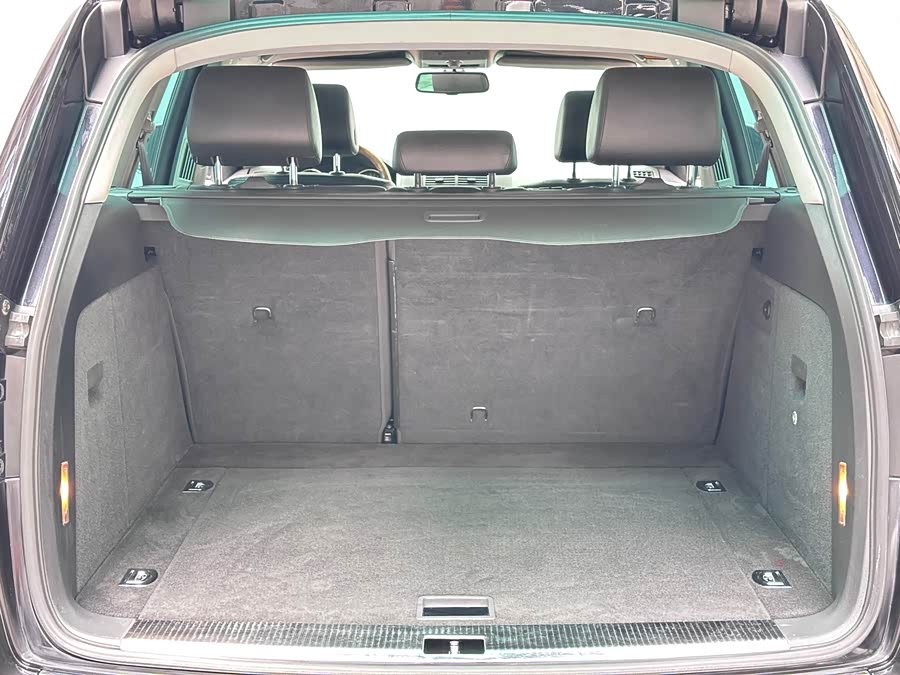 Volkswagen Touareg 2010 immagine di auto #30