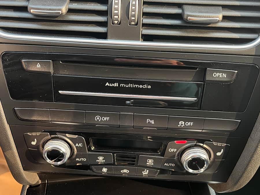 Audi A4 (Imported) 2014 car image #30