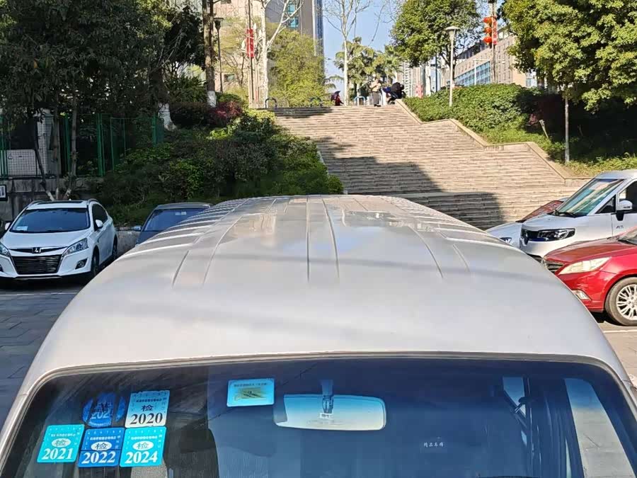2013 car image #30