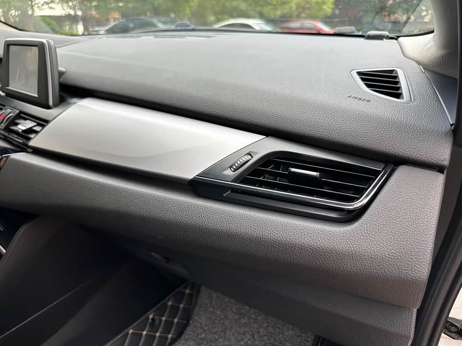 BMW 2 Series Tourer (Imported) 2015 #30 BMW 2 Series Tourer (Imported) 2015 car image #30