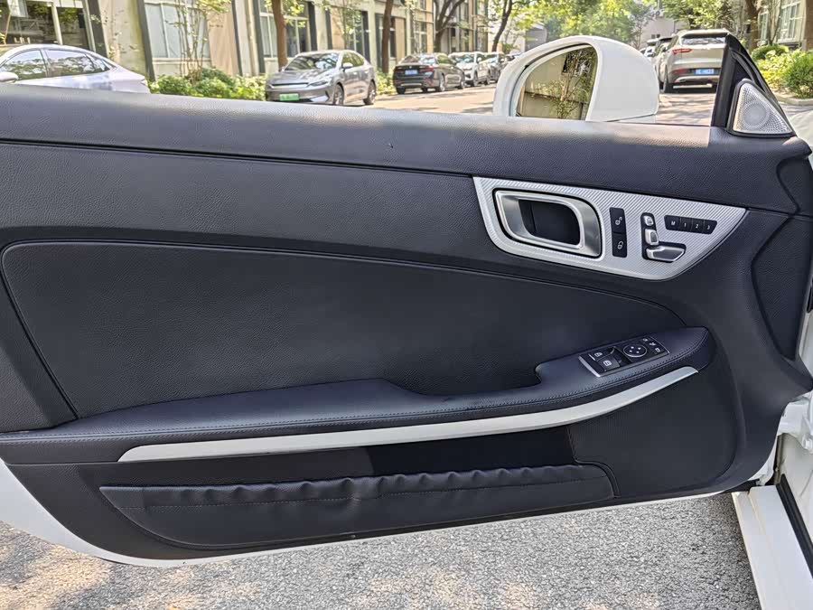 Mercedes-Benz SLC Class 2017 car image #30