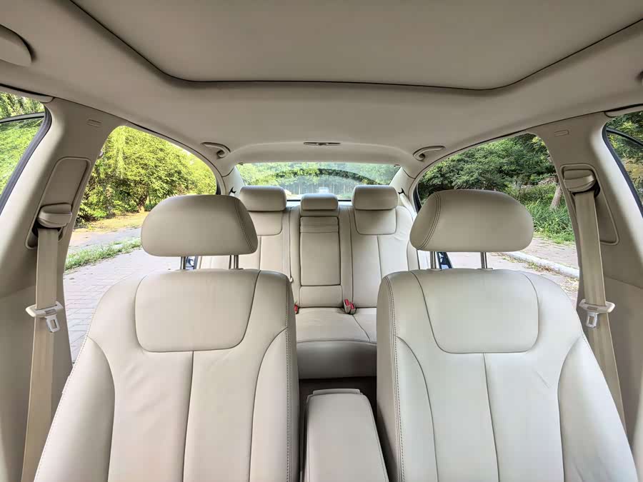 Volkswagen Passat Lingyu 2011 car image #30