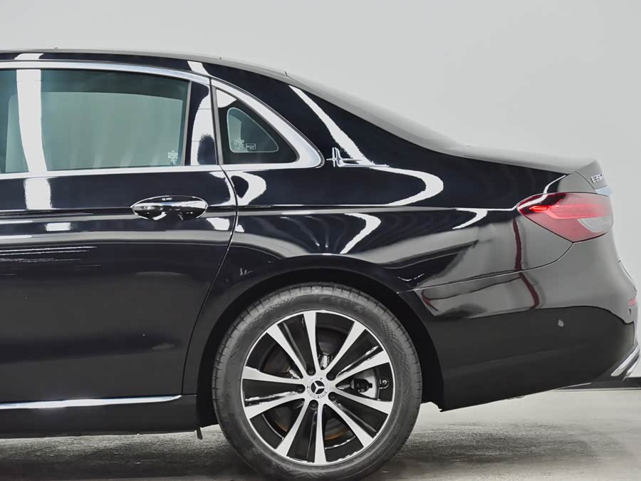 Mercedes-Benz E Class New Energy 2021 car image #30