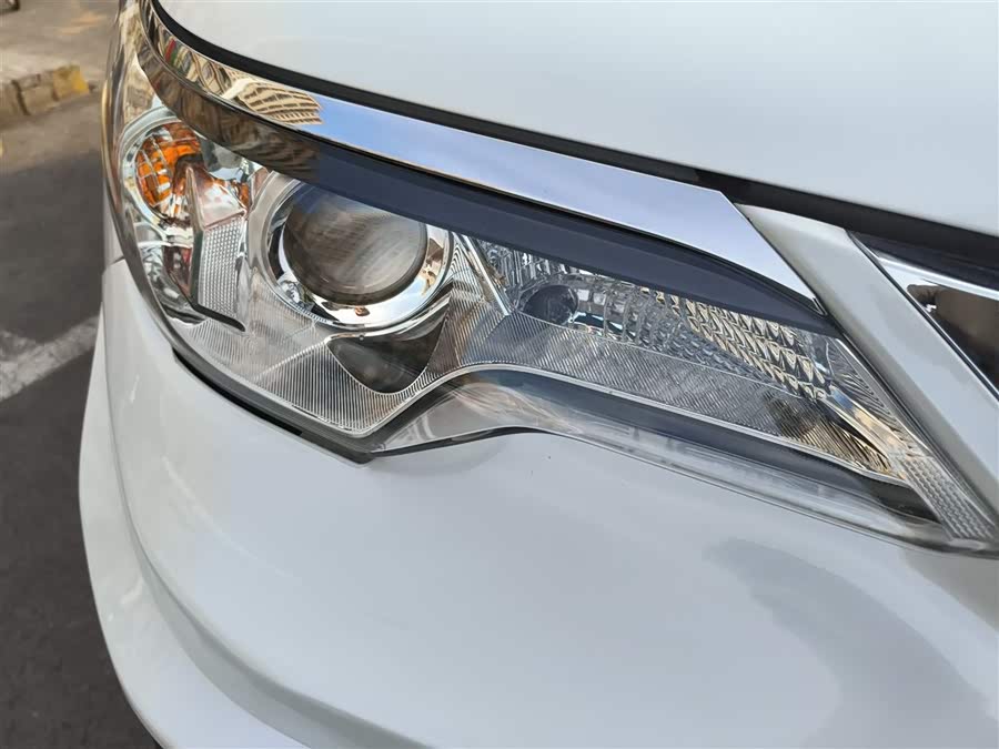 Toyota Fortuner 2017 صورة سيارة #30