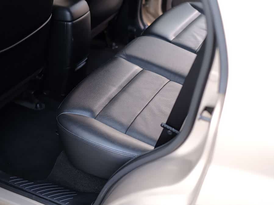 Ford Escape (Imported) 2007 immagine di auto #30