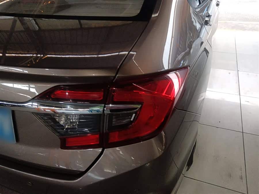 Honda Greiz 2017 #30 Honda Greiz 2017 صورة سيارة #30