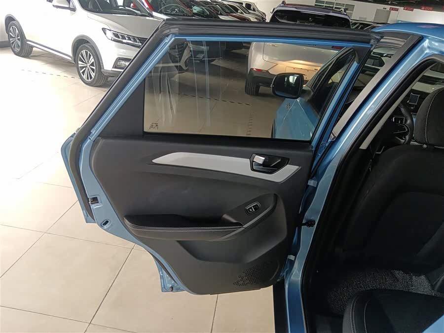 哪吒汽车 哪吒N01 2020 汽车图片 #30