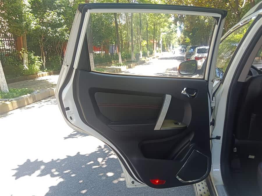 GEELY GX7 2016 #30 GEELY GX7 2016 car image #30