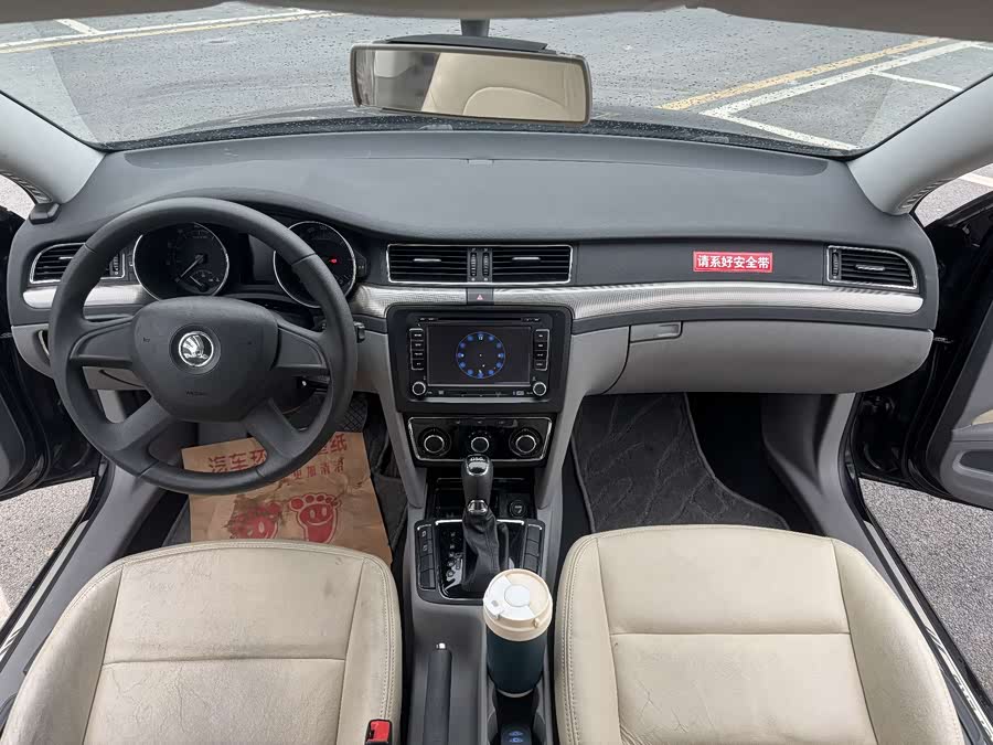 Skoda Superb 2013 car image #30