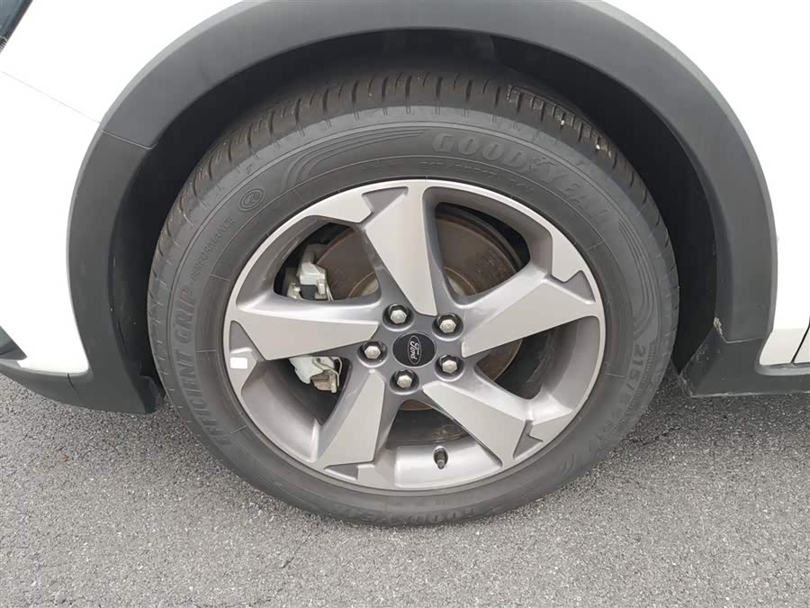 Ford Focus Active 2021 car image #30