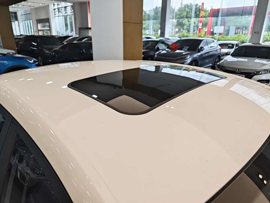 Roewe i5 2023 car image #30