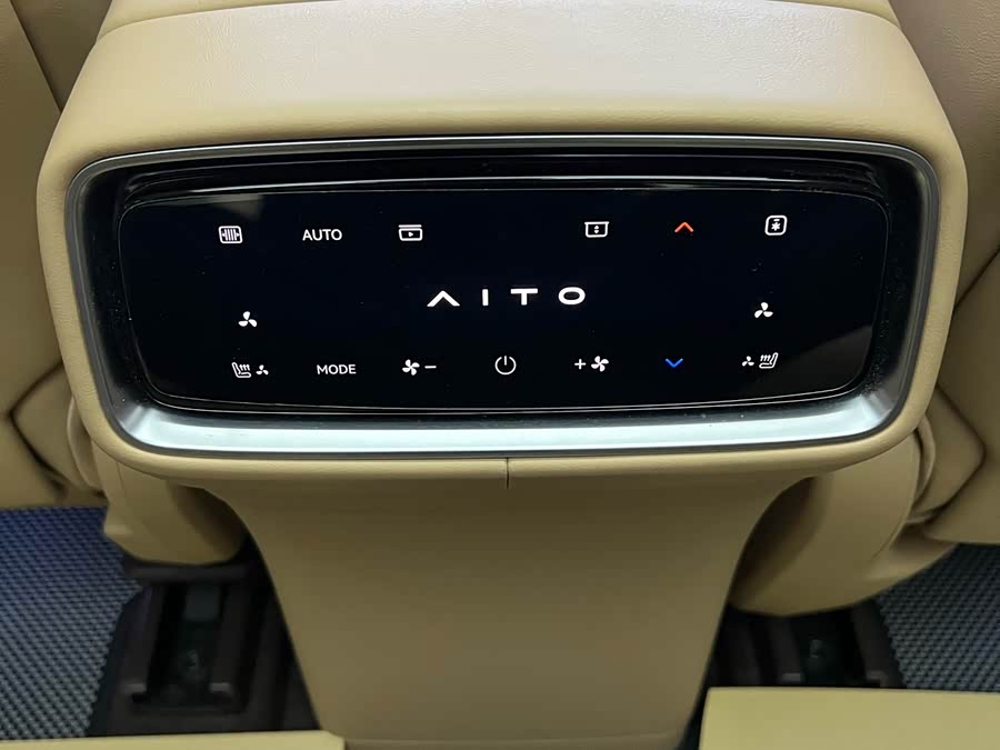 2024 car image #30