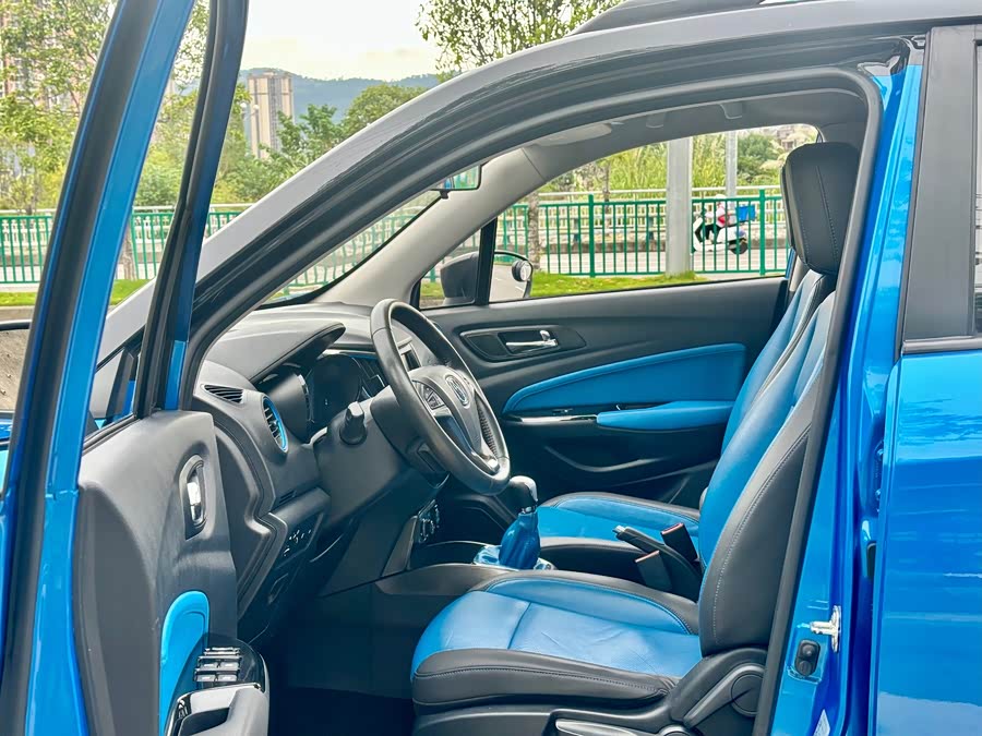 Changan CS15 2016 #30 Changan CS15 2016 صورة سيارة #30