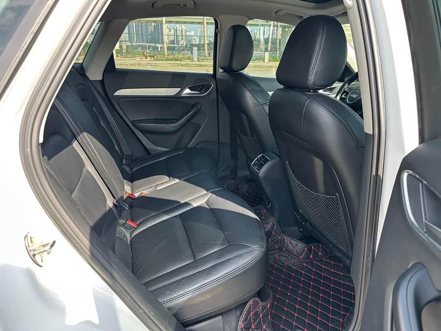 Audi Q3 2015 صورة سيارة #30