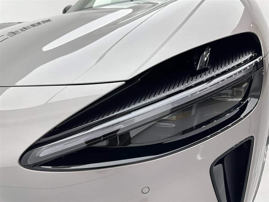 MI YU7 2025 immagine di auto #30