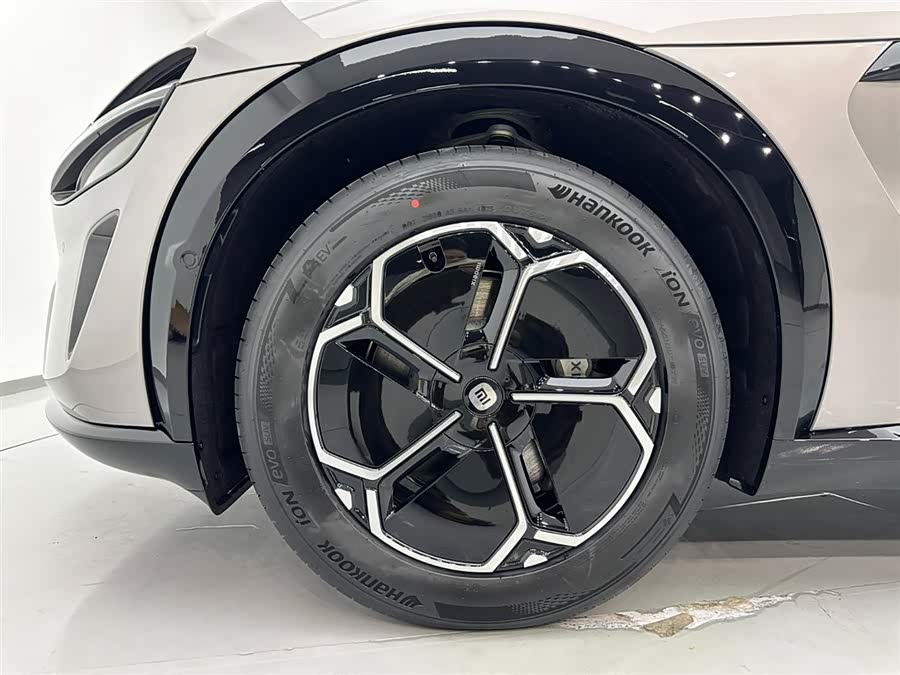 MI YU7 2025 #30 MI YU7 2025 car image #30