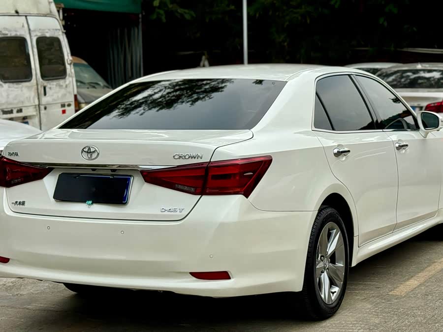 丰田 皇冠 2017 汽车图片 #30