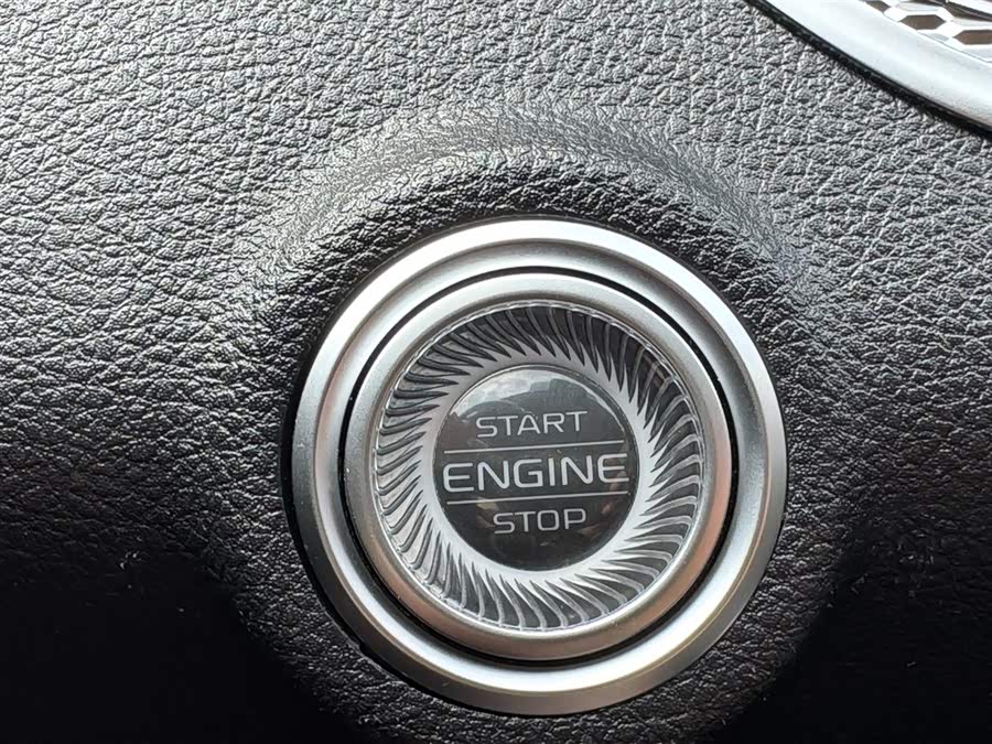 2022 car image #30