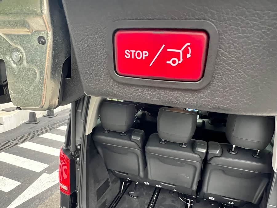 Mercedes-Benz V Class 2022 #30 Mercedes-Benz V Class 2022 car image #30