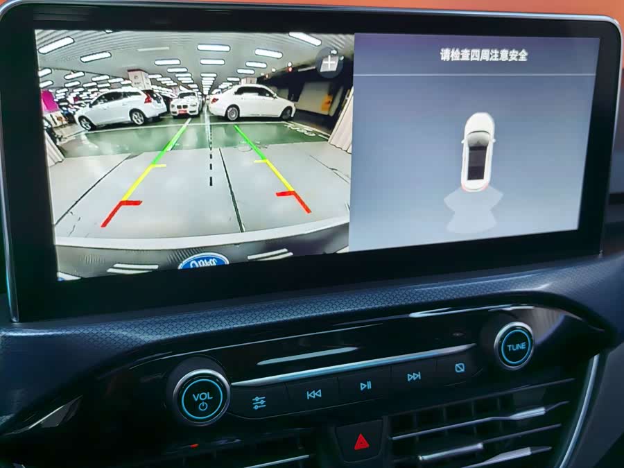 Ford Focus Active 2019 صورة سيارة #30